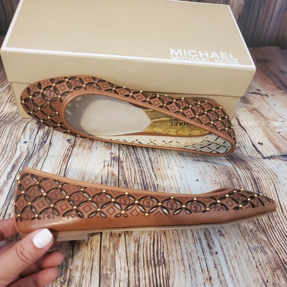 Michael Kors Gabriella Flats - Picture 9 of 11